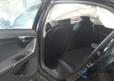 2012 Volvo S60 T5 z USA, uszkodzony, nr VIN YV1622FS8C2099761